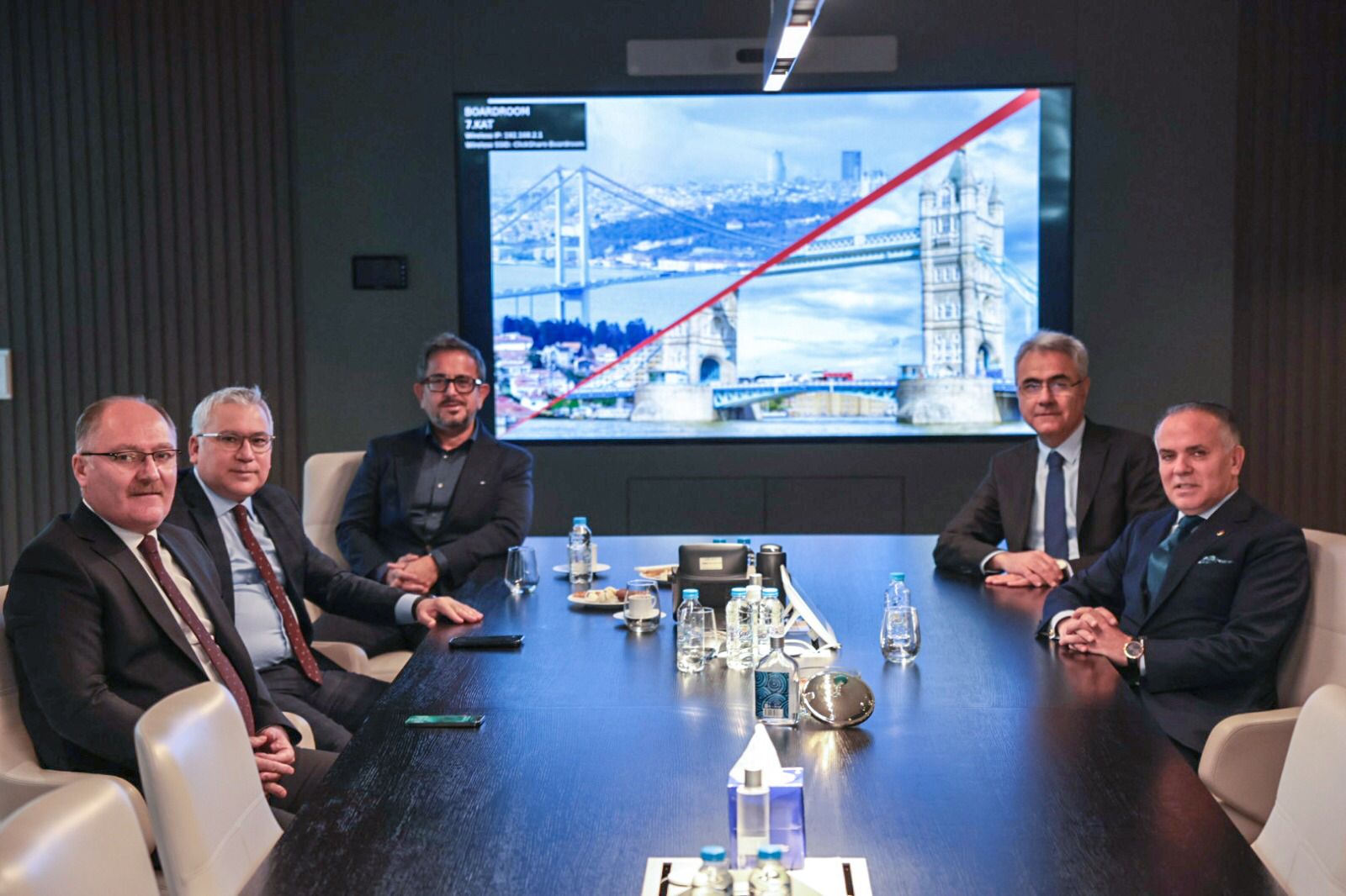 İzmir Uçak Seferleri Ekim’de Başlıyor