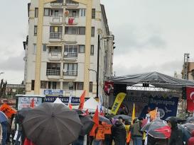 Sivas’ta Yağmur Eşliğinde 1 Mayıs Kutlaması Gerçekleşti