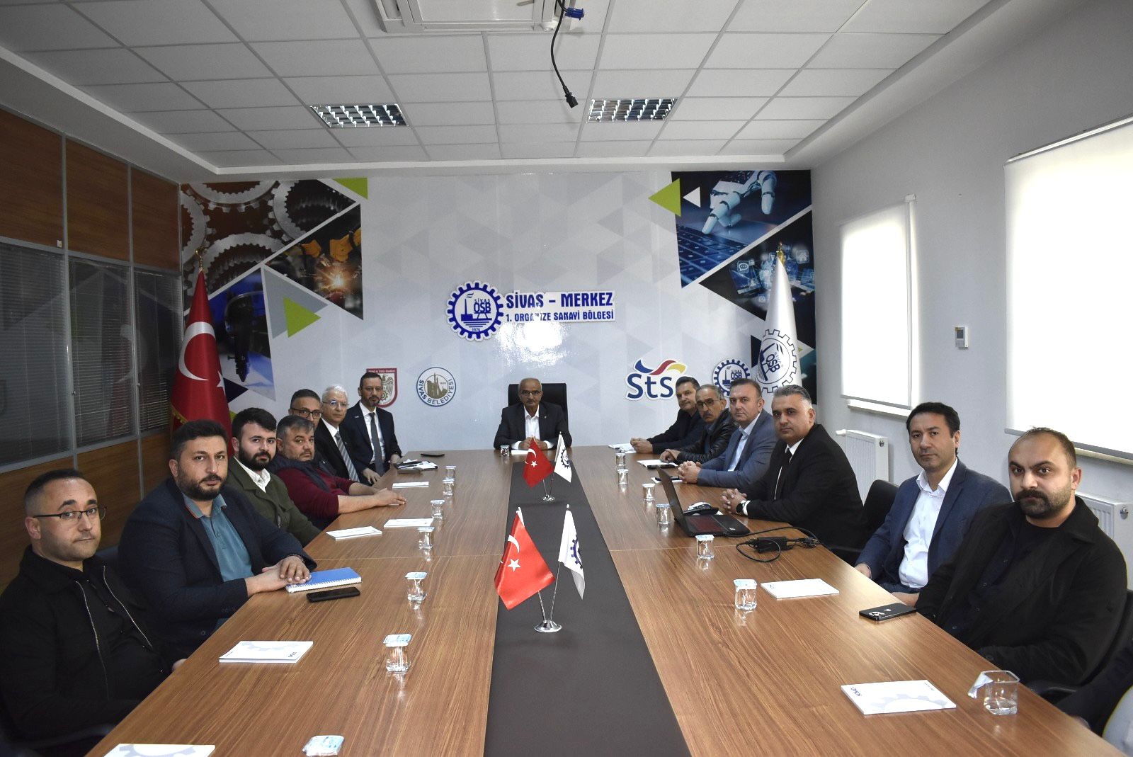 Sivas’ta Savunma Sanayiinde İmalat Yapan İşverenler Toplantı Yaptı