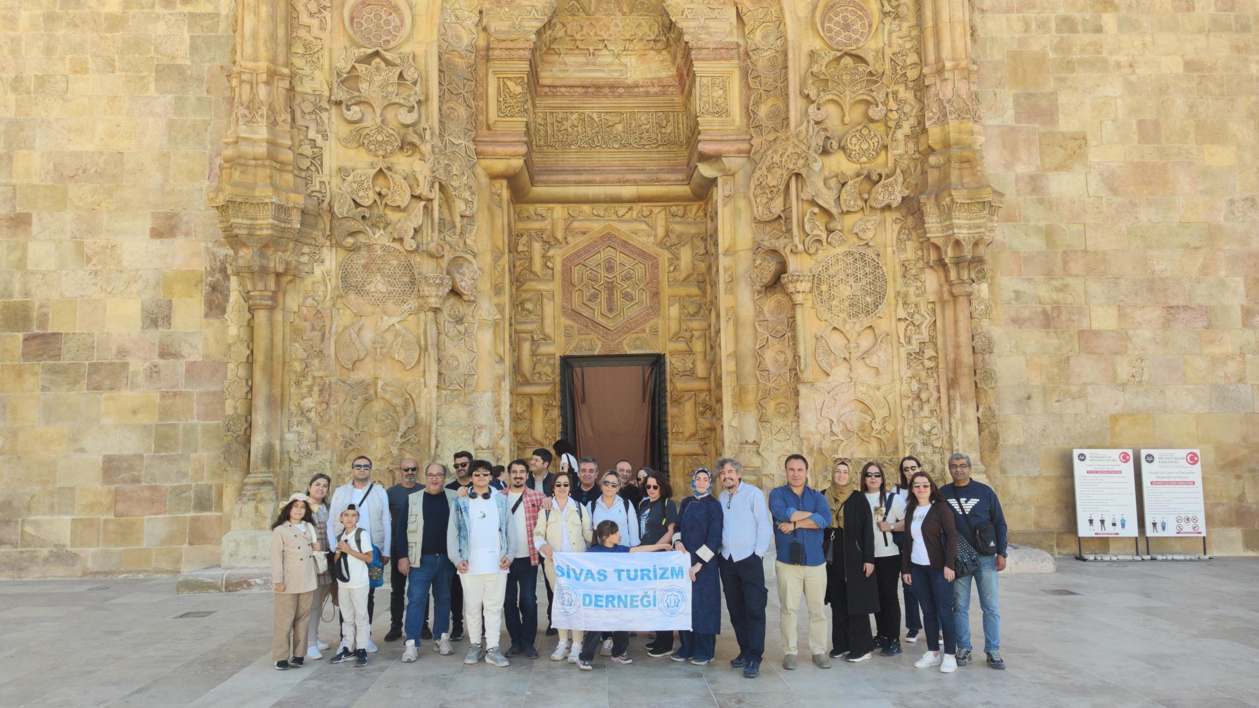 Dünya Turizm Gününde Divriği’ye Gezi Düzenlediler