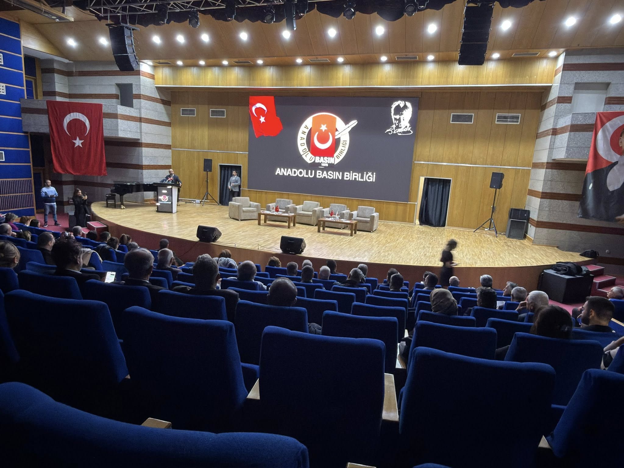 Ankara’da Gazeteciliğin Geleceği Konuşuldu