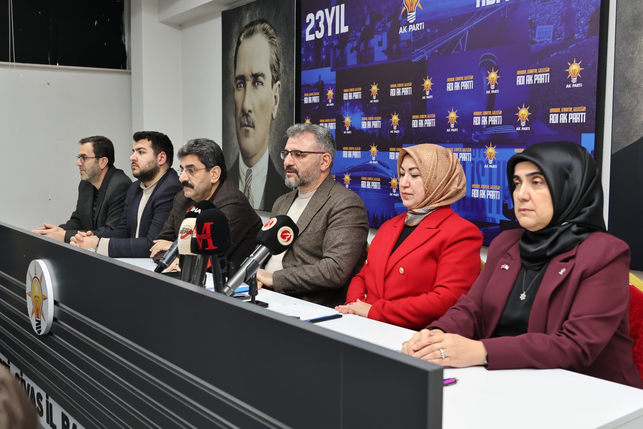 AK Parti Sivas İl Teşkilatı Yatırım Programları Hakkında Basın Toplantısı Düzenledi