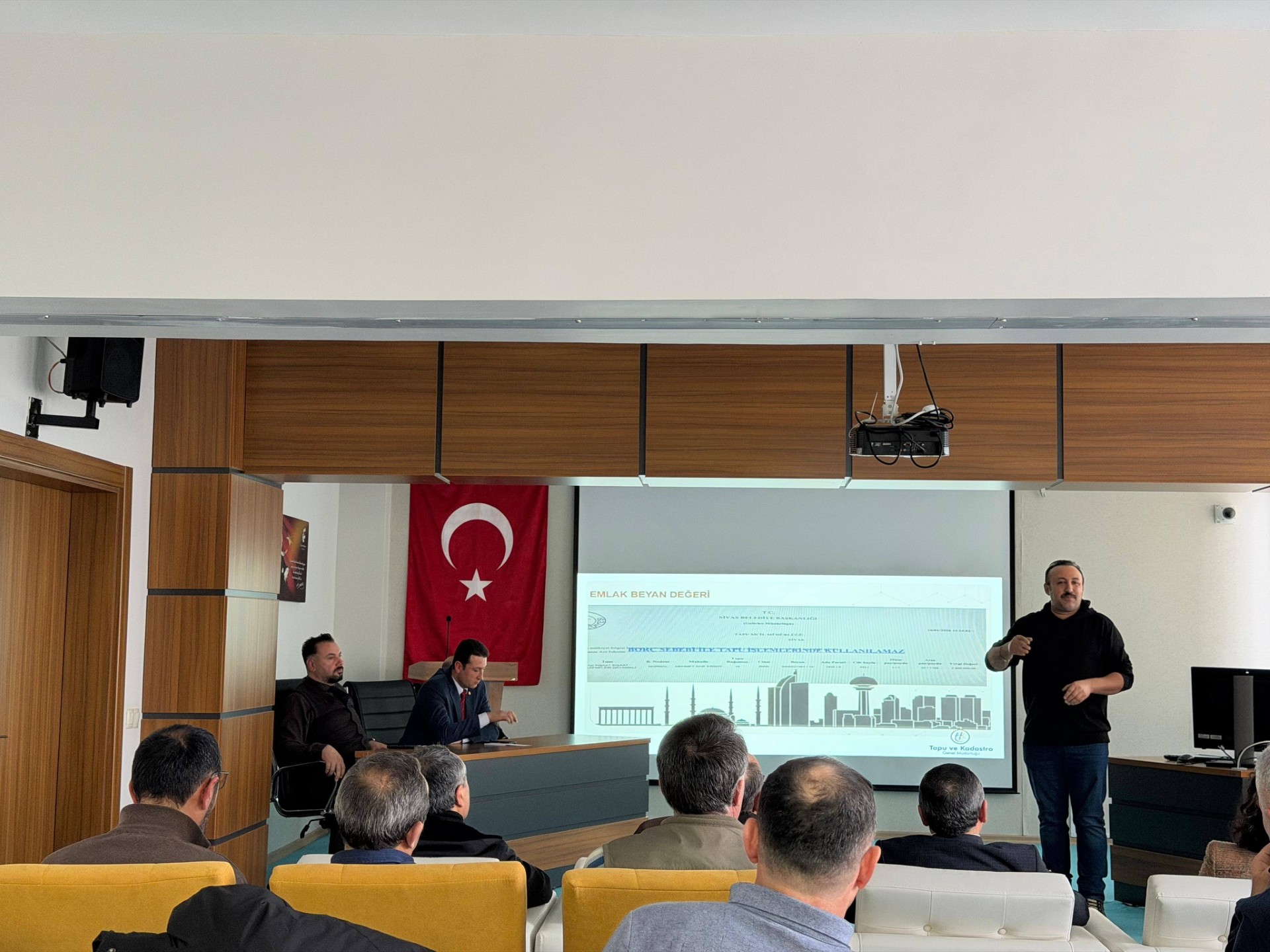 Sivas’ta Emlakçılara Web Tapu Sistemi Hakkında Bilgi Verildi