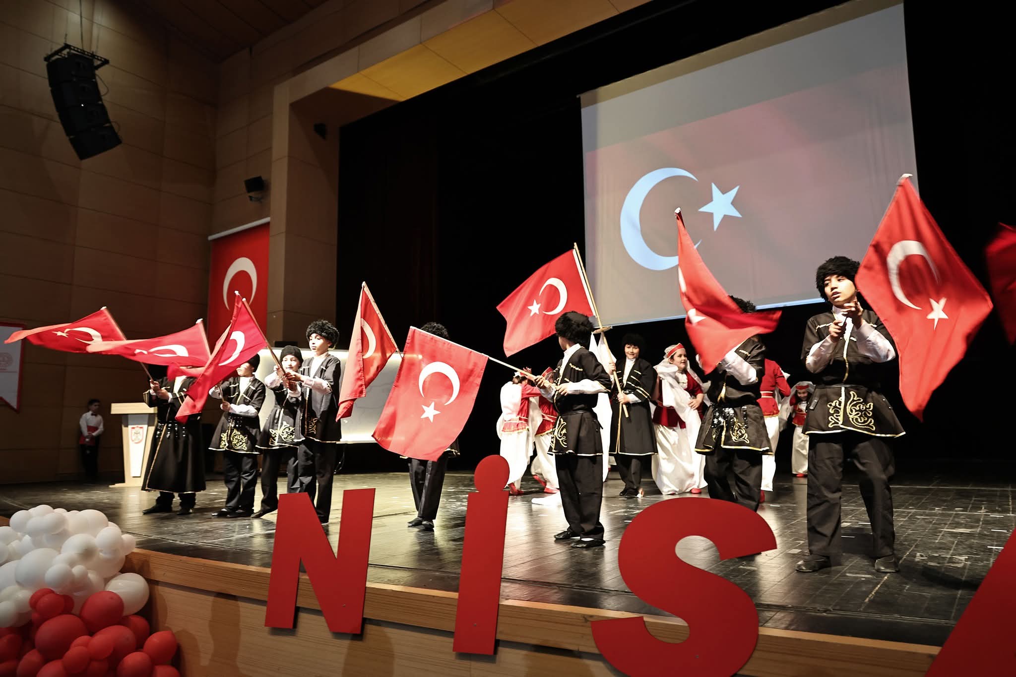 23 Nisan Coşkuyla Kutlandı