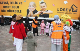 İyilikler Tırı Sivas’ta Ailelere Destek Oldu